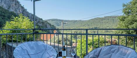 屋外ダイニングエリア