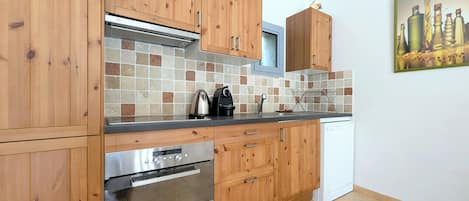 Oven, stovetop, dishwasher