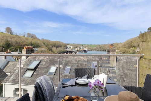 Starboard, Central Fowey, sun deck with river views