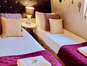 Cottage, 3 Bedrooms | Individually decorated, individually furnished, bed sheets - Looking Glass Cottage (Brighton)