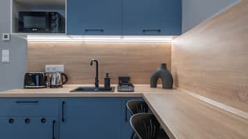 Superior Studio | Private kitchen | Mini-fridge, microwave, stovetop, cookware/dishes/utensils