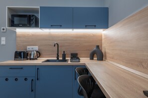 Monolocale Superior | Cucina privata | Mini-frigorifero, microonde, piano cottura, pentole/stoviglie/utensili