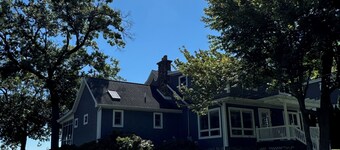 Spacious 5-bedroom house on Culver’s beautiful Lake Maxinkuckee