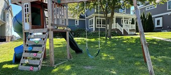 Spacious 5-bedroom house on Culver’s beautiful Lake Maxinkuckee