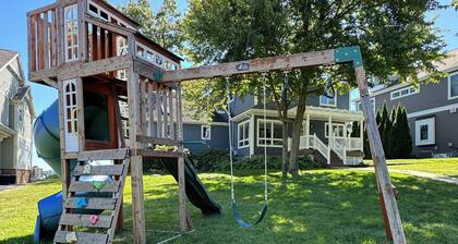Spacious 5-bedroom house on Culver’s beautiful Lake Maxinkuckee