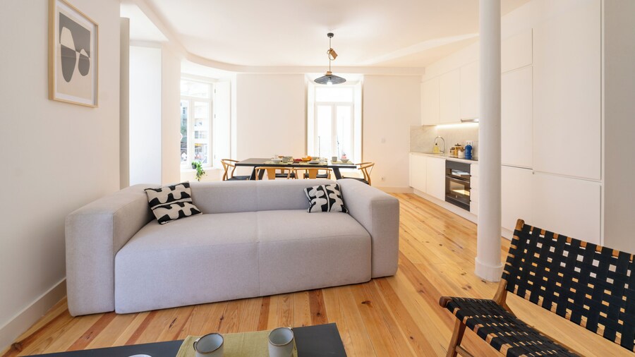 Sunny Lisbon Apartments by SoulPlaces