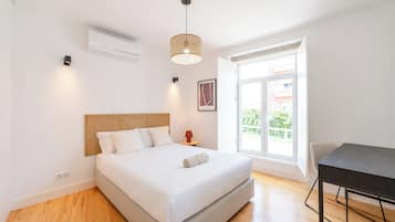 Departamento Confort | Escritorio y espacio para trabajar con laptop