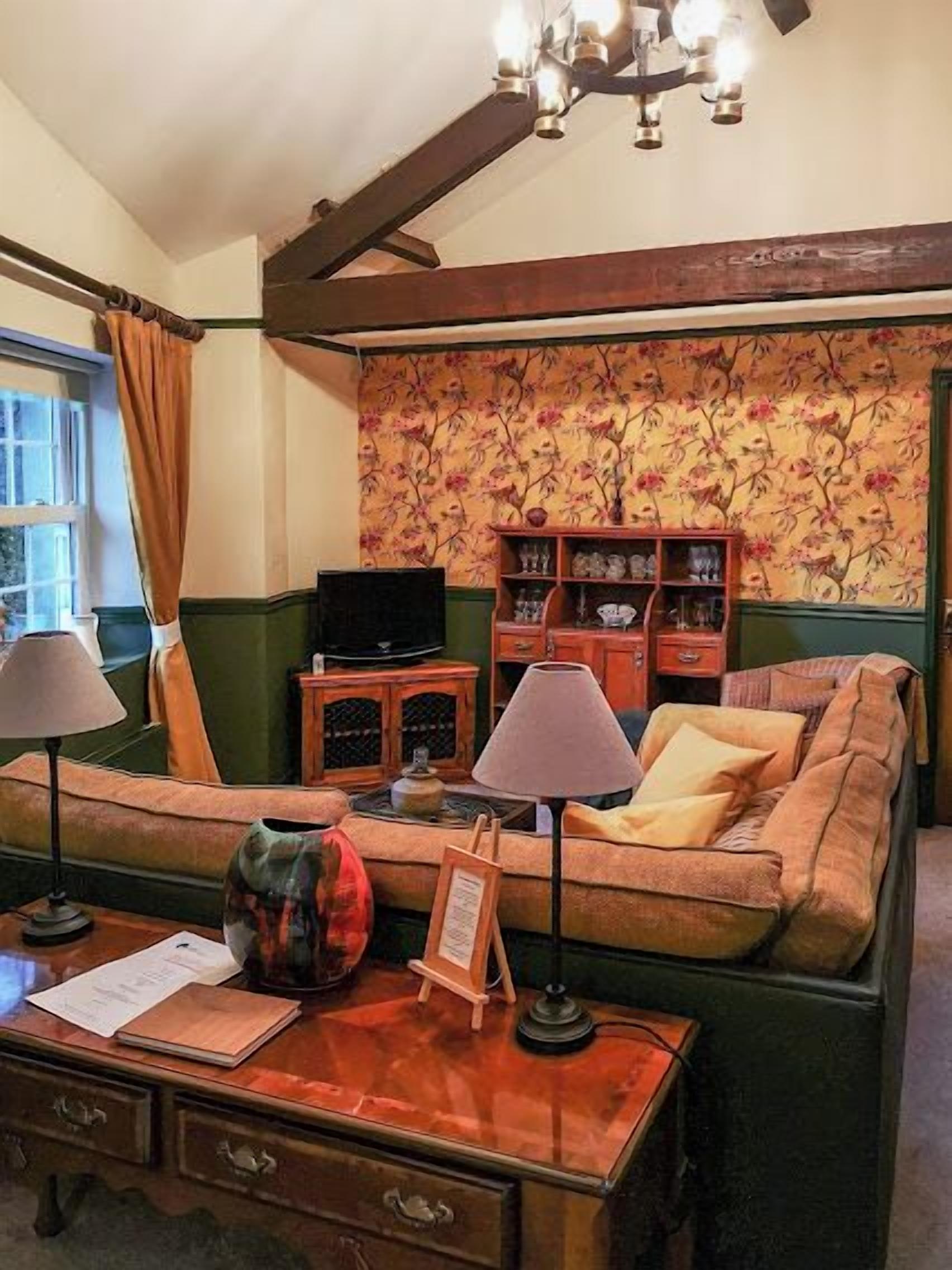 コテージ 2 ベッドルーム | エジプト綿のシーツ、高級寝具、羽毛の掛け布団、ピロートップベッド