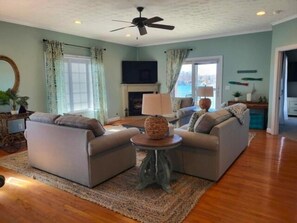 Smart TV, table football