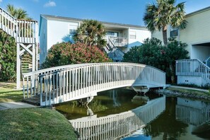 Apartment, Mehrere Betten (Villas on the Gulf unit D2) | Unterkunftsgelände