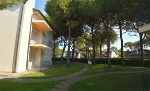 Apartment, 2 Bedrooms, Balcony, Garden View | Property grounds
