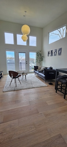 Modern apartment within mins from Downtown Raleigh