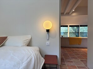 4 quartos, ferros/tábuas de passar roupa, Wi-Fi, roupa de cama