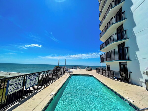 Innenpool, Außenpool