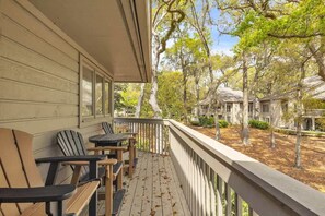 Property grounds - Dream Getaway w/ wraparound deck on Hilton Head! (Hilton Head Island)