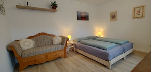 1 bedroom, iron/ironing board, WiFi, bed sheets