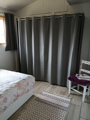2 dormitorios, tabla de planchar con plancha, wifi y ropa de cama