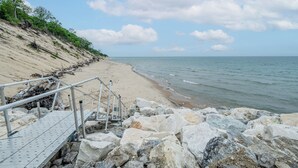 Beach nearby - (3 Nt Min) Lakefront Stunner Has It All! (Stevensville)