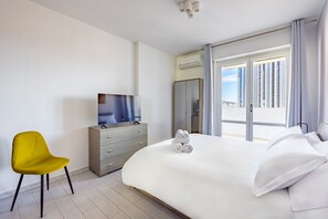 Apartment - Casa Kenzo With Parking by Napoliapartments (Naples)