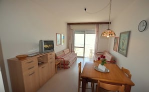 อพาร์ทเมนท์, 1 ห้องนอน, ระเบียง, วิวทะเล | ห้องรับประทานอาหาร