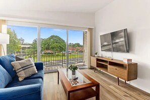 Living area - The Concord Place (Peoria)