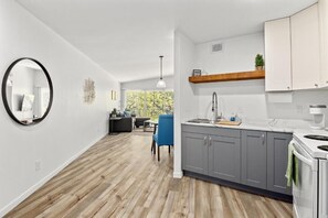 Private kitchen - The Concord Place (Peoria)