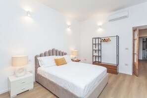 2 chambres, fer et planche à repasser, Wi-Fi, draps fournis