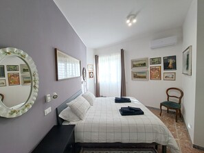 2 chambres, lit parapluie, Wi-Fi, draps fournis