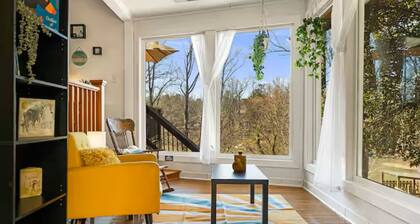 4-BR House- Heart of Asheville Lake House
