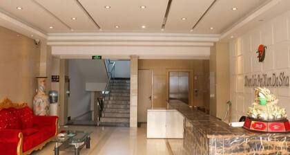 Weihai Zhenlin Training Mansion
