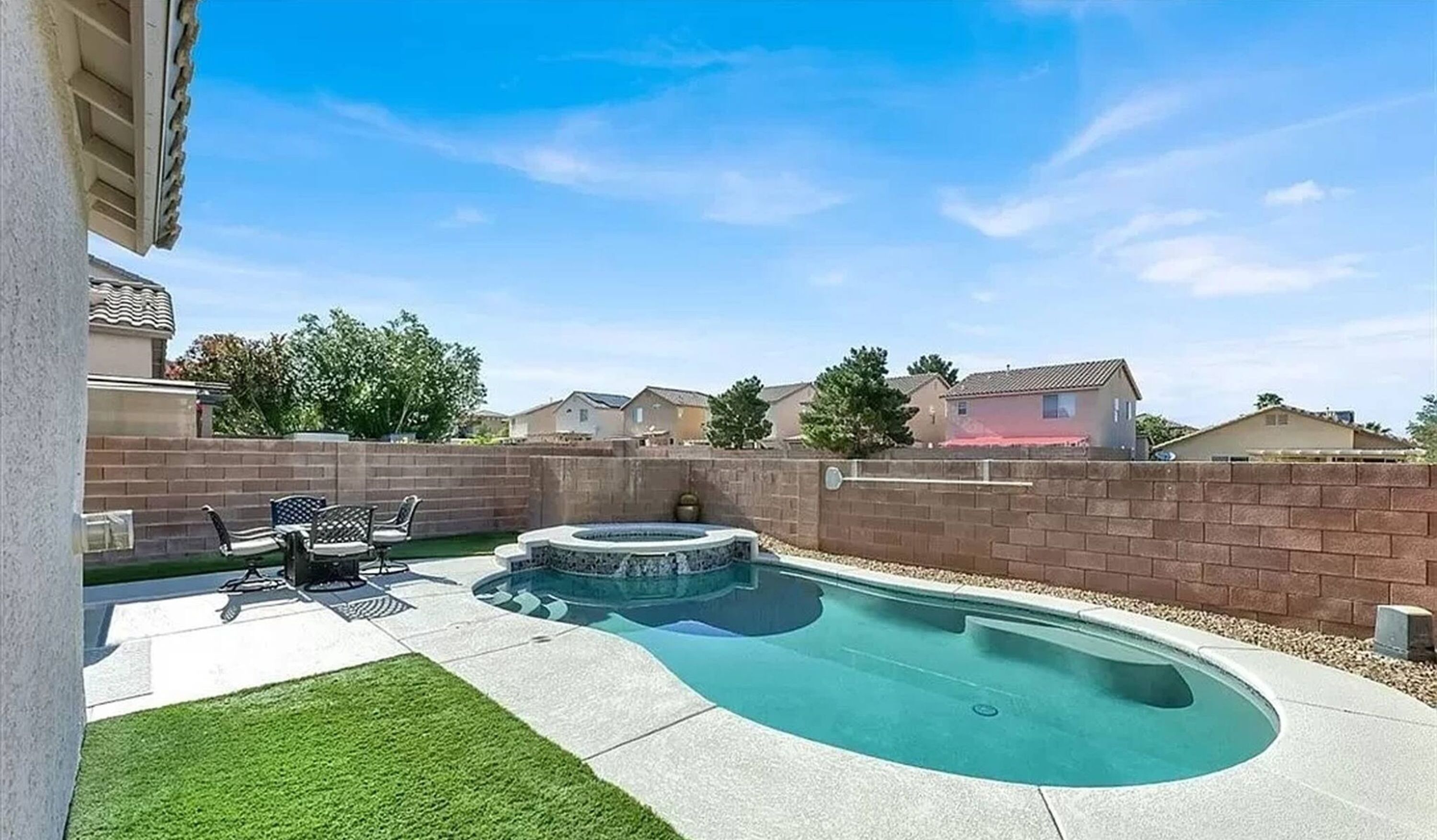 4 عدّة غرف نوم