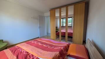 4 chambres, fer et planche Ă repasser, Wi-Fi, draps fournis