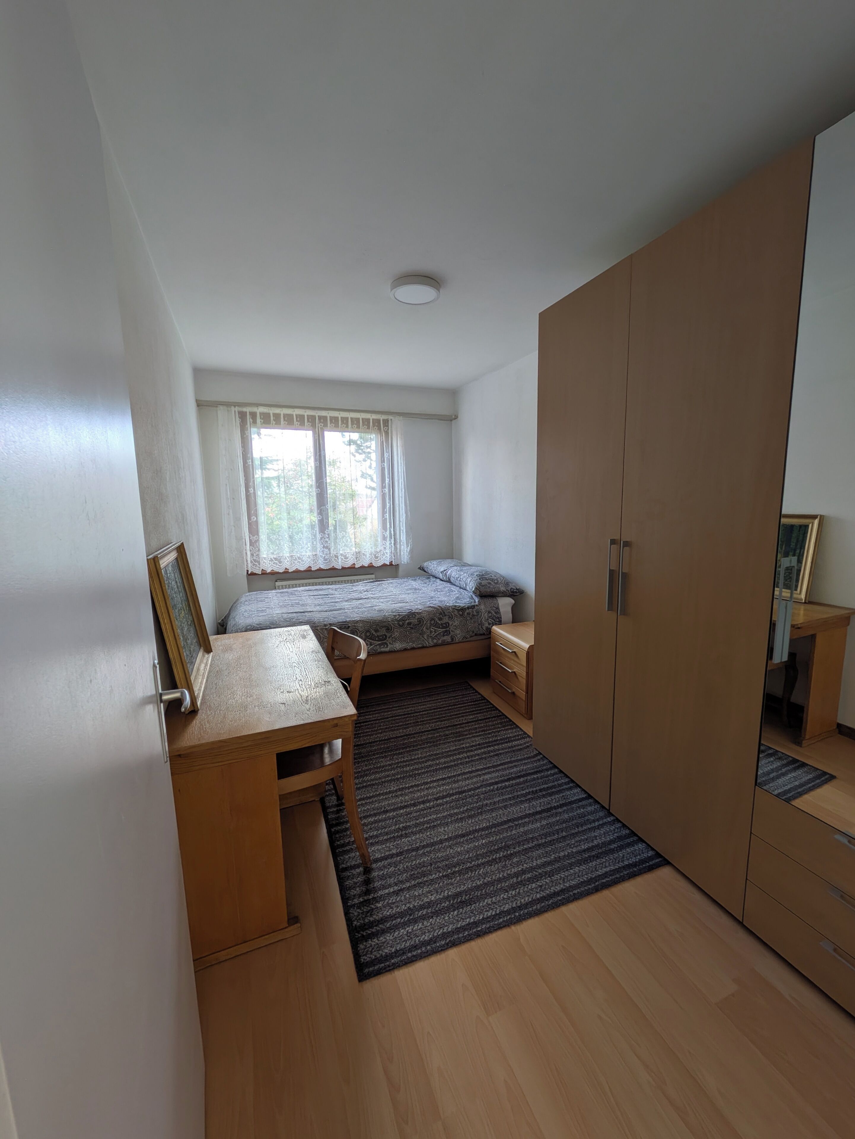 4 makuuhuonetta, silitysrauta/-lauta, Wi-Fi, vuodevaatteet