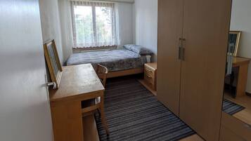 4 makuuhuonetta, silitysrauta/-lauta, Wi-Fi, vuodevaatteet