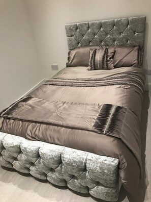 2 chambres, Wi-Fi gratuit, draps fournis