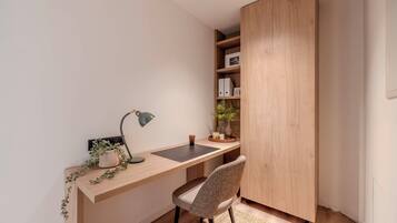 Comfort tweepersoonskamer, uitzicht op stad | Woonruimte