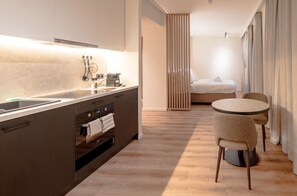 Comfort Studio | In-room safe, desk, laptop workspace, soundproofing