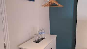 Room, 1 Bedroom, Accessible, Smoking | 1 bedroom