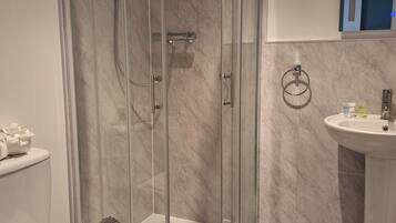 Room, 1 Bedroom, Accessible, Smoking | Bathroom