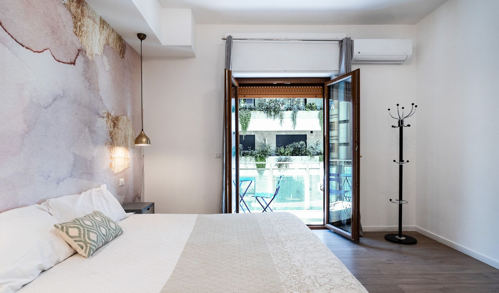 Triple Room | In-room safe, desk, soundproofing, iron/ironing board