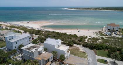 Bright 4BR Home Near Beach Historic Downtown