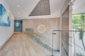 15 bedrooms - Luxury Villa: Hot Tub: Ocean Views: Fully Staffed (Tamarindo)