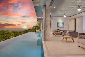 15 bedrooms - Luxury Villa: Hot Tub: Ocean Views: Fully Staffed (Tamarindo)