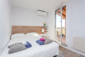2 bedrooms, WiFi, bed sheets
