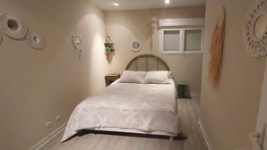 1 間睡房、熨斗/熨衫板