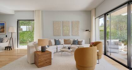 Cascais Contemporary Villa by Cadenzalux