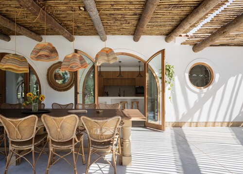 Elysian Villa by Cadenzalux