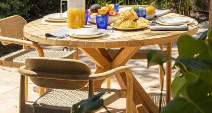 Havenwood Villa by Cadenzalux