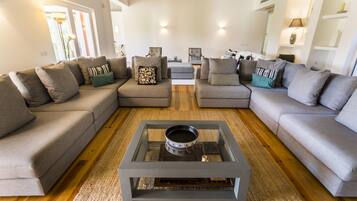 Villa, Smoking | 7 bedrooms