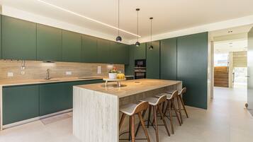 House | 6 bedrooms